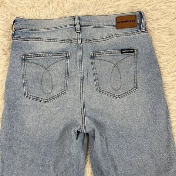 Calvin Klein High Rise Vintage Straight Women’s Distressed Light Wash Denim Jean - Picture 10 of 10